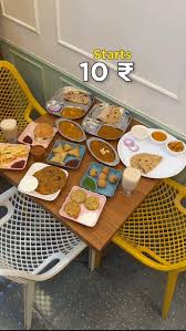 ભાઈ વડોદરા ના Abhitree Cafe માં માત્ર 10 ₹ થી જ મેનુ સ્ટાર્ટ થઈ ગયું છે,  મેનુમાં સ્નેક્સ પંજાબી કોમ્બો ગુજરાતી થાળી એવી ઘણી બધી આઈટમ્સ એ પણ પ્રીમિયમ  અને સુકનની Vibe સાથે Ambience માં મળી જ જવાની છે , ...