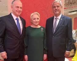 Council of the international association. Viorica DÄƒncilÄƒ ApariÈ›ie RÄƒvÄƒÈ™itoare AlÄƒturi De Adrian NÄƒstase La Botezul Fiicei Alessandrei Stoicescu Foto Impact