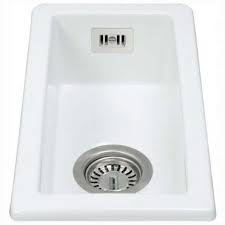 Vigneto 30 farmhouse apron front fireclay 30 single bowl kitchen sink. Undermount Ceramic Kitchen Sinks