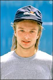 David Hallyday soumis à un test terrifiant par le père de son ex : magnat à  la tête d'un empire, il ne plaisantait pas !