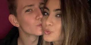 Amici 17 | tutte le fidanzato di emma muscat ciao a tutti questo è il mio canale in cui ci saranno prima e dopo di molte persone famose italiani, inglesi. Emma Muscat Fidanzata Con Keanu Dougall La Vita Privata Della Cantante Di Amici 2017 2018 Gossippiu
