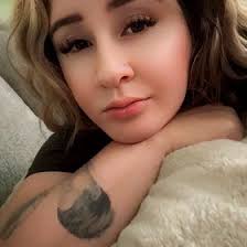 Christine Bryant (christinehojczy)