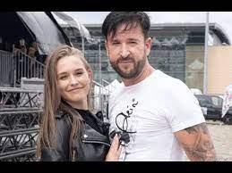 Michael wendler and laura müller got engaged. Laura Muller Michael Wendler Stich Ins Herz Fur Claudia Norberg Youtube