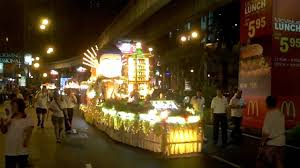 In malaysia, wesak day is also considered one of the country's major festivals. Wesak Day Malaysia 2010 Vesak Day Maleisie Youtube