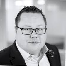 Beth Grellner's Instagram, Twitter & Facebook