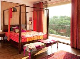 6 Suitable Vastu Colors For Bedrooms In Indian Homes Bedroom Color Combination Indian Living Rooms Traditional Bedroom