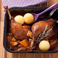 Apfel Pflaumen Sauce Mit Knusprigen Gansekeulen Rezepte Rezept Gansekeule Festliches Essen