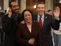 The third installment of the law & order franchise takes viewers deep into the minds of its criminals while following the intense psychological approaches the major case squad uses to solve its crimes. Law Order Jesse L Martin S Epatha Merkerson And Jerry Orbach Law And Order Jerry Orbach