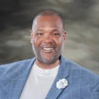 Lee Burris's Instagram, Twitter & Facebook