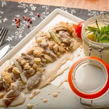 Epingle Par Marion Barrade Sur Inspiration Cuisine Blanquette De Veau Blanquette Cornichons