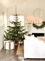 Holiday Home Tour This Dreamy Space Proves That White Is Actually The Most Festive Color Holiday Christmas Home Seasonal Decor