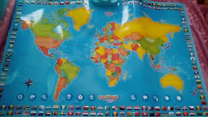 Copilul apasa pe o tara pentru a afla numele acesteia si detalii. My Map O Harta Interactiva Foarte Haioasa Youtube