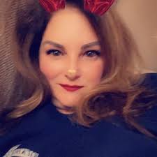 Kelly Greeson (@kg90049)