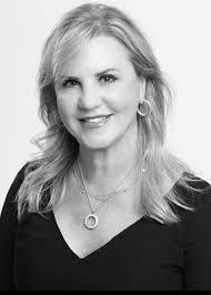 Amanda Standish's Instagram, Twitter & Facebook