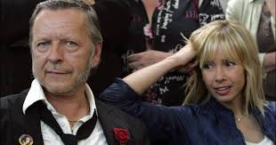 Romane serda a décidé de se livrer dans «a la vie, à l'amour», son autobiographie, racontant les moments heureux de sa vie mais aussi les passages douloureux. Romane Serda N A Jamais Aime Renaud People 7sur7 Be