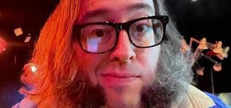 Nell Glover's Instagram, Twitter & Facebook