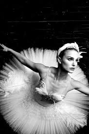 Black And White Swan Ballet Pin By Judith Denham On Natalie On Movies Natalie Portman Black Swan Natalie Portman Ballet