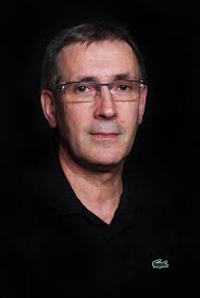 Patrick Blondeau est notre professeur diplômé d'État de danse de salon  (rock, valse, tango, paso, madison, salsa, etc.), c'est une activité  festive en toute occasion (anniversaire, fête, mariage, etc.). C'est un  plaisir