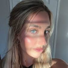 Kira Cunningham's Instagram, Twitter & Facebook