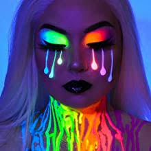 4.4 out of 5 stars. 24 Color Eyeshadow Palette De Lanci Aurora Glow Eyeshadow Palette Stage Neon Lights Glow In The Dark To Illuminate Your Beauty Make Up Black Matte And Glitter Fluorescent Eyeshadow Pigment Luminous Amazon Co Uk