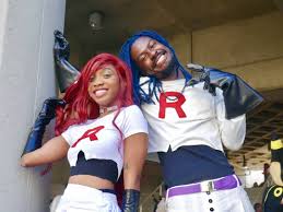 Surrender now, or prepare to fight! Pokemon Team Rocket Cosplay By Youdontevencosplay Jessie And Therealfreakatron James Pics