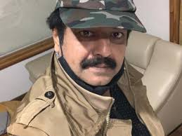 Hi friends actor vivek with wife & children real life family photos & galleries watch & enjoy it. Jtvru25diqsofm