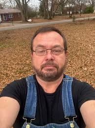 Are there any LGBT friendly photographers near by that are offering  Halloween photo shoots for couples? :)