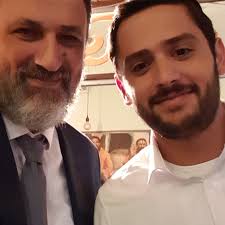 שבאבניקים עונה 2 היחסים ביני לבין אבינועם "בני השבאב" מקבלים תפניות וכמובן  גם מביא לאבא שלו הרבה עצבים כמיטב המסורת של יחסי אב ובן ממשפחת לסרי.עם בן  הרפתקן ורומנטיקן. האמת שאני ובני