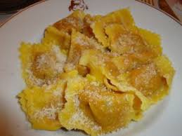 Una Ricetta Da Parma I Tortelli Di Zucca Tortelli Di Zucca Ricette Ravioli Di Zucca