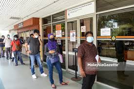Permohonan rayuan lesen memandu tamat tempoh boleh dilakukan melalui online, bersurat atau hadir sendiri ke pejabat jpj negeri/cawangan sahaja. Tak Perlu Terburu Buru Perbaharui Lesen Memandu Lkm