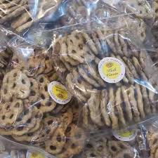 The cincin's (means rings in english) are then let to dry before being deep fried in hot oil. Buy Ready Stock Kuih Cincin Sabah 15 Pcs Seetracker Malaysia