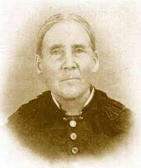 Clarissa Newell's Instagram, Twitter & Facebook