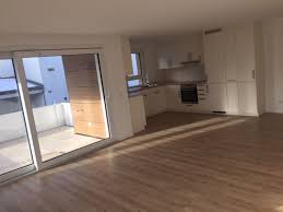 Erstes schlafzimmer mit zwei betten und zweites schlafzimmer mit drei betten 1x gemeinsam genutzten raum inkl. 4 Zimmer Wohnung Zu Vermieten Goldregenweg 12 70794 Filderstadt Plattenhardt Filderstadt Mapio Net