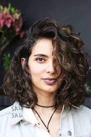 Cool Haircut For Wavy Frizzy Hair Curly Hair Styles Wavy Bob Hairstyles Haircuts For Curly Hair