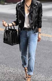 Comfy Jean Outfits Woman Fashion Fashionoutfits Fashiontrend Fashiontrendsoutfits Jeans Skinnyjeans Dailyou In 2021 Cool Outfits Boyfriend Jeans Jacket Outfits
