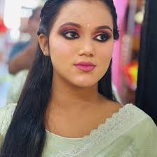 Reshma Begum (@_makeup_by_reshma_01) • Instagram photos and videos