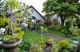 When you're on the road, your plants will need to be secure. Beautiful House With Garden
