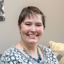 Kari Holman's Instagram, Twitter & Facebook