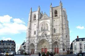 Sie beherbergten nacheinander die trésorerie générale, die militärschule und die juristische fakultät sowie heute das institut culturel de bretagne. Sehenswurdigkeiten In Nantes