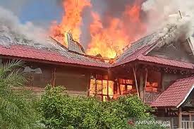 Top 5 rumah kartun yang ada di dunia nyata youtube via youtube.com. Pesantren Darul Arafah Deli Serdang Sumut Terbakar Antara News