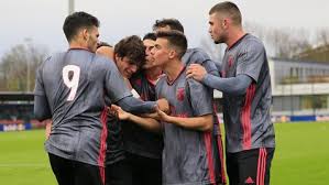 Rúben vinagre e ugarte seriam bons reforços para o benfica? Socios Do Benfica Com Bilhetes Gratis Para Jogo Com O Liverpool Liga Jovem Da Uefa Jornal Record