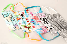 Maska medyczna trójwarstwowa, włókninowa, biała, z gumkami: Nietuzinkowe Maseczki Maseczka Ochronna Bawelniana Kolorowa