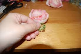 They are slightly bitter, though are often used as a garnish. Tutorial Cabbage Rose Hair Flower Sprinkle Some Fun