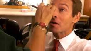 John Gertz en 'maquillaje' para la pelicula 'Doble Golpe' de Telemundo.