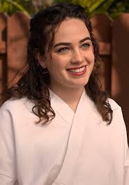 Porque sam es tan poco popular en cobra Kai, todo mundo elige a las demás  🤔🤔😟😟