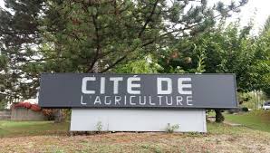 Pour les autres patients, il est possible d'être testé dans les laboratoires en ville ou en drive gratuitement* avec ou sans. Loire La Chambre D Agriculture Veut Tester La Resistance Des Exploitations Agricoles A La Crise
