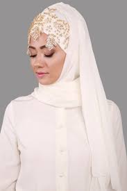 Tas Ve Gupurlu Hazir Bone Sal Ekru Urun Kodu 110 49 90 Tl Moda Stilleri Sal Esarp