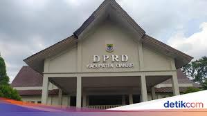Berfokuslah pada tugas yang saling berkaitan pada waktu yang sama. Satu Anggota Positif Corona Gedung Dprd Cianjur Tidak Terima Tamu