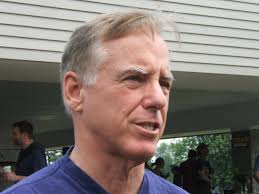 Former Vermont Governor Howard Dean ponders running again for governor