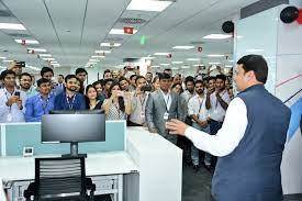 This website uses cookies to make sure you get the best experience on our website. Cmo Maharashtra On Twitter Cm Dev Fadnavis Also Interacted With The Employees Of Ubs Business Solutions Centre At This Function Https T Co Qltt5xzzgu